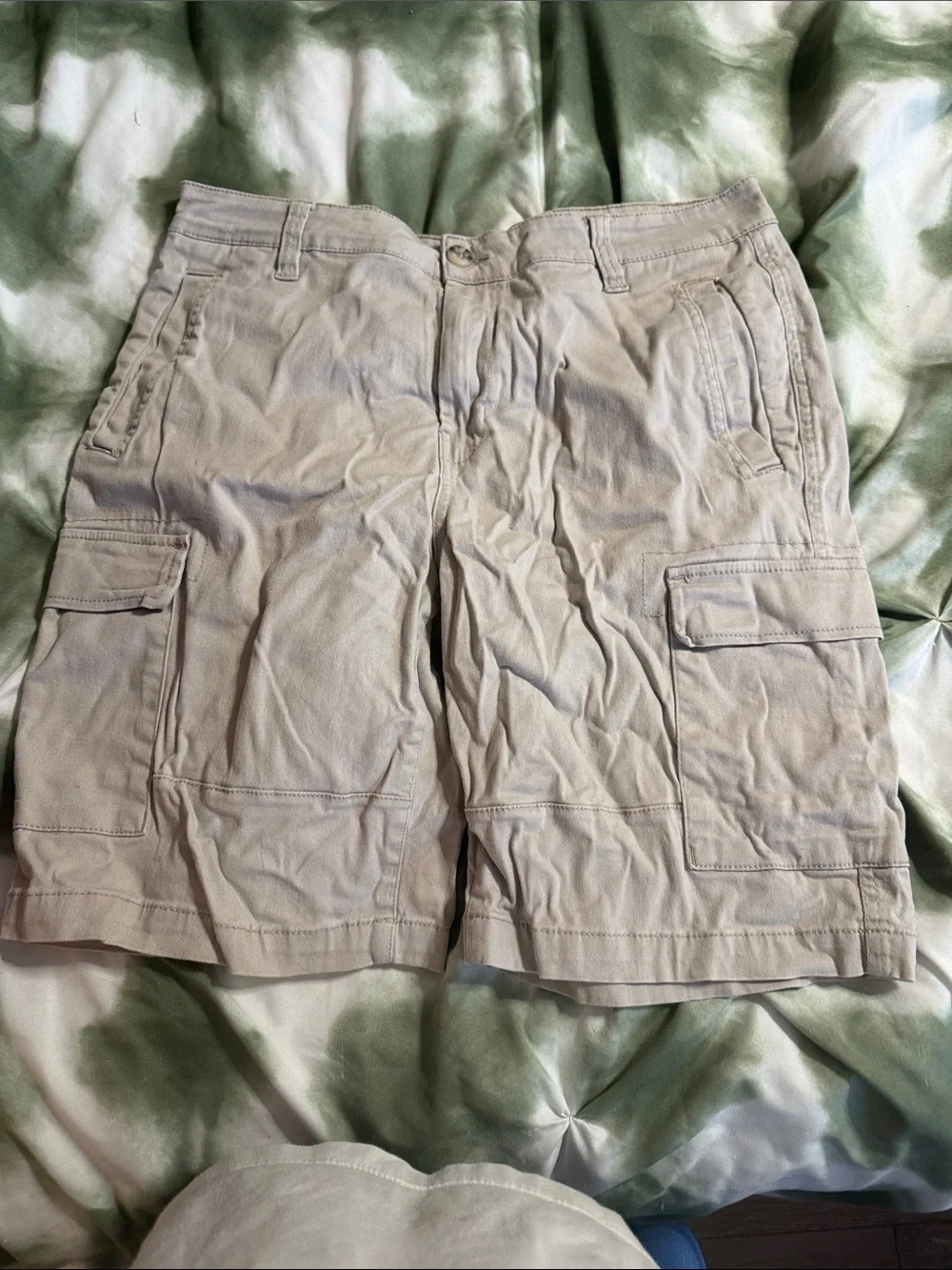 Eddie Bauer Tan Cargo Shorts with Multiple Pockets